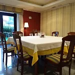 Hotel Avion