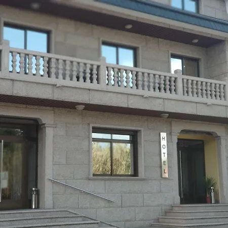 Avión By Bossh 2* Vigo